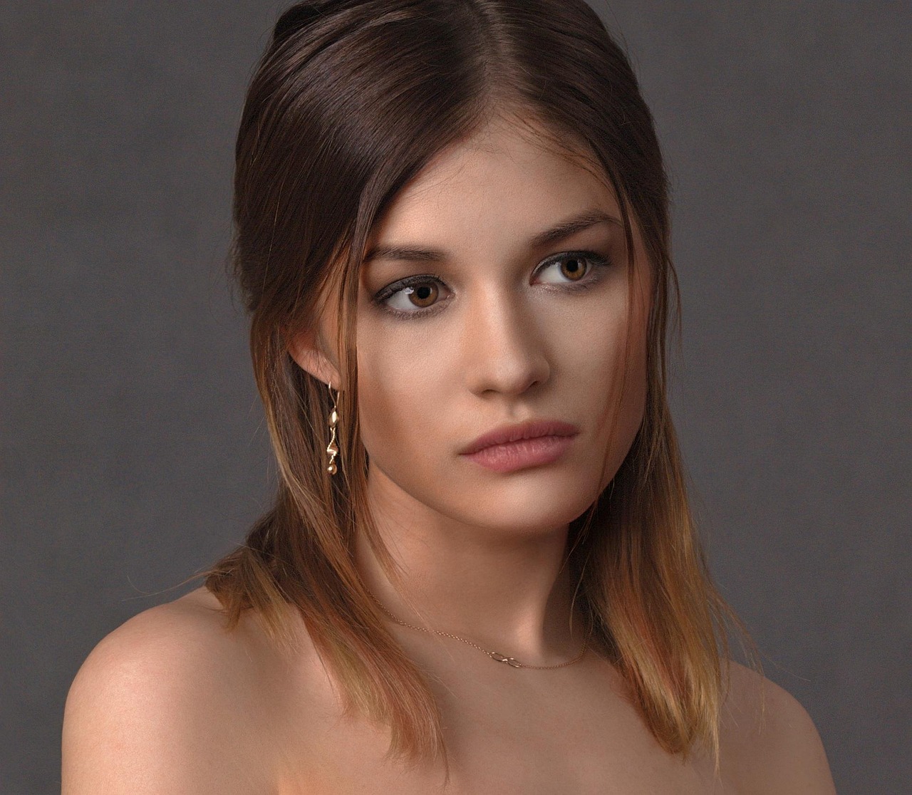 A beauty portrait of a young woman